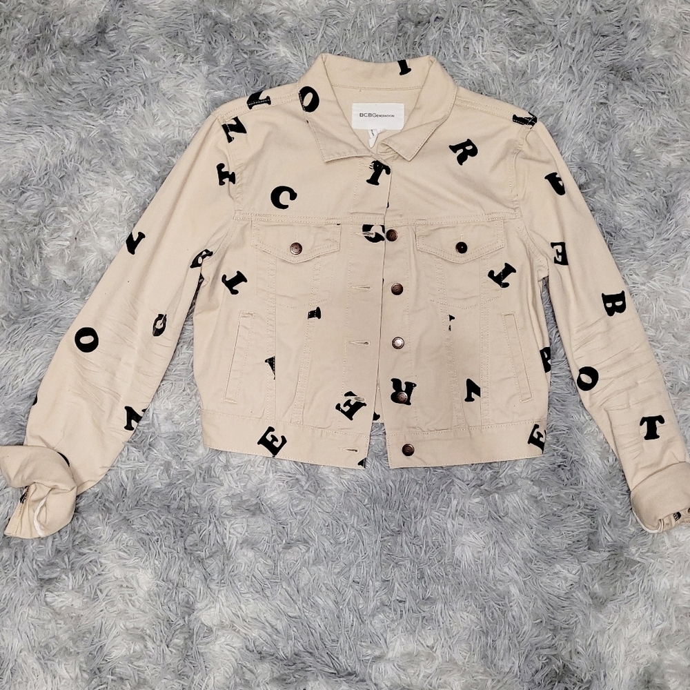 Alphabet Print Denim Cropped Jacket & Reversible Black Jeans - Picture 6 of 9